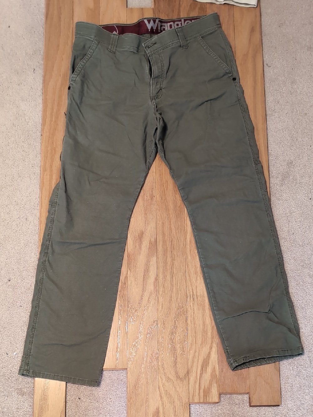 Wrangler Men's Olive Chino Pants 33x30